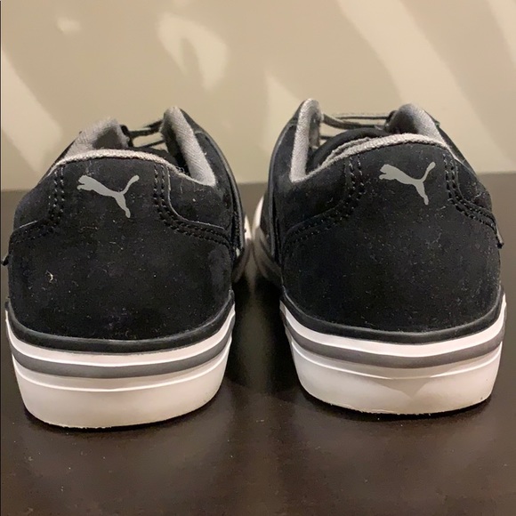 Boys Puma Slip on’s - Picture 2 of 4